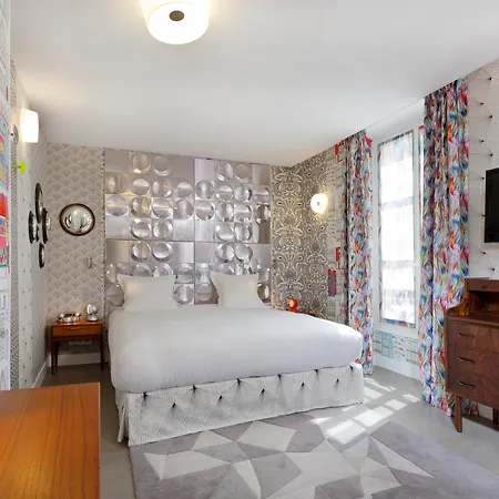 Crayon By Elegancia Hotel 3*