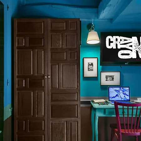 Crayon מלון 3*