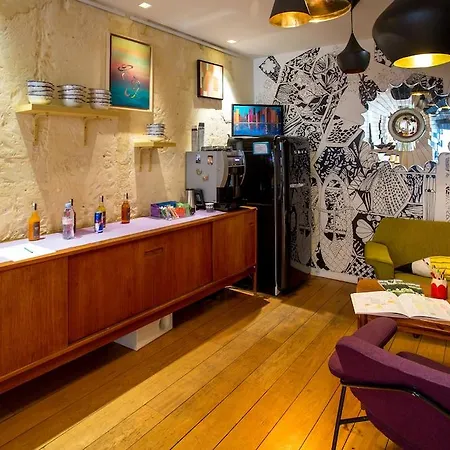 Crayon Hotel 3*