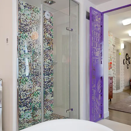Crayon Otel