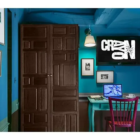 Crayon 3* פריז