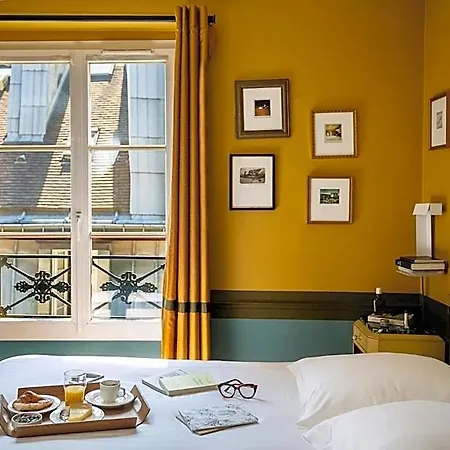 Crayon Hotel 3*