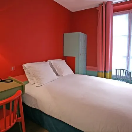 Crayon Hotel 3*