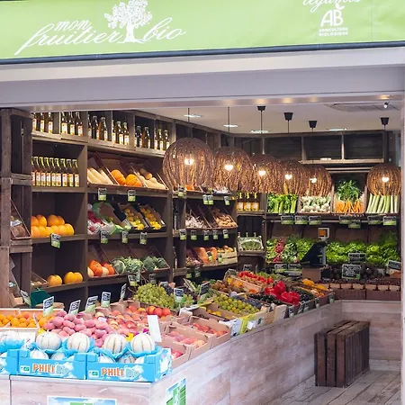 Crayon فندق باريس