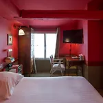 Crayon Hotel 3*