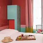 Crayon Hotel 3*