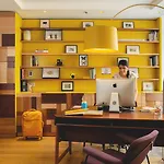 Crayon Hotel Paris