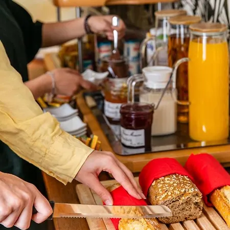 Crayon Ξενοδοχείο